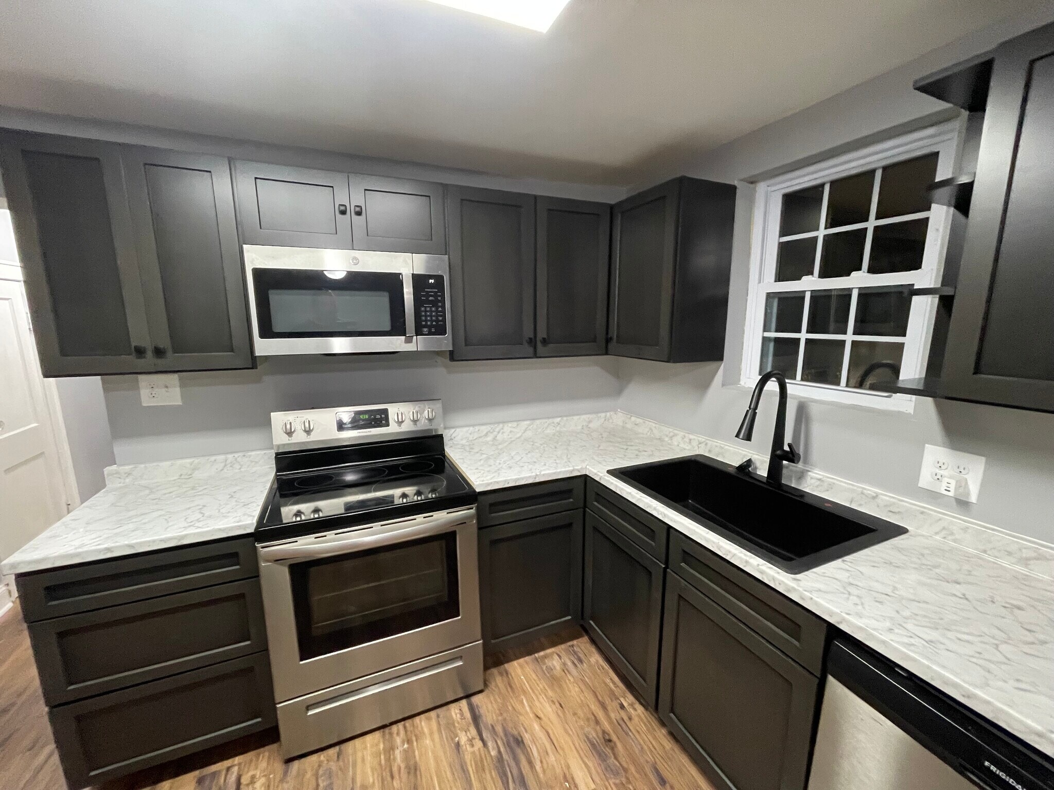Kitchen/Dining Room - Pic #6 - 3801 Seaford Rd