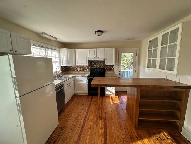 Building Photo - Cozy 2 bedroom