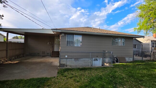 Building Photo - 505 Newcomer St