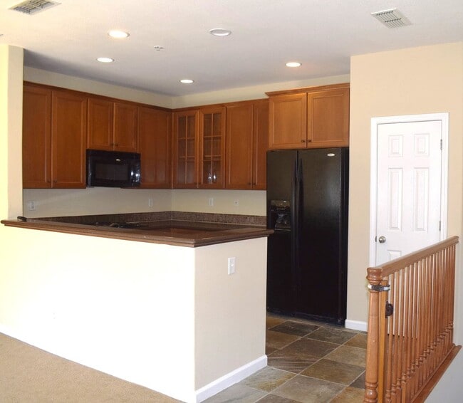 Building Photo - 3301 N Park Dr