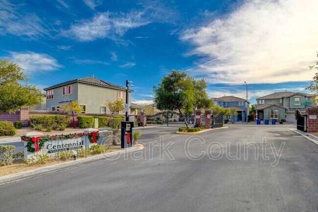Building Photo - 8912 Ochoa St