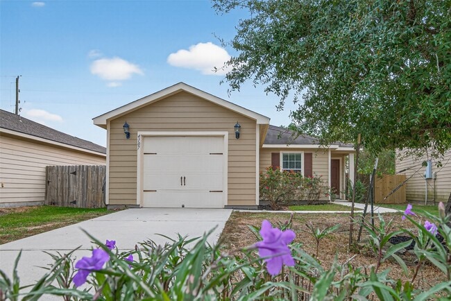 Building Photo - 4107 Pedernales River Ln