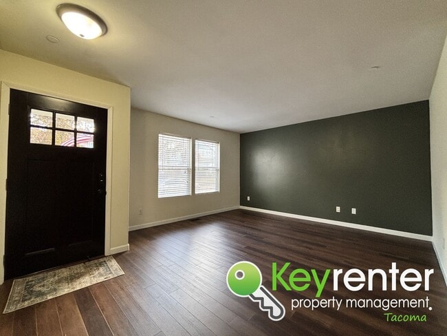 Building Photo - Spacious 4-Bedroom, 2.5 Bath Dupont Rental...