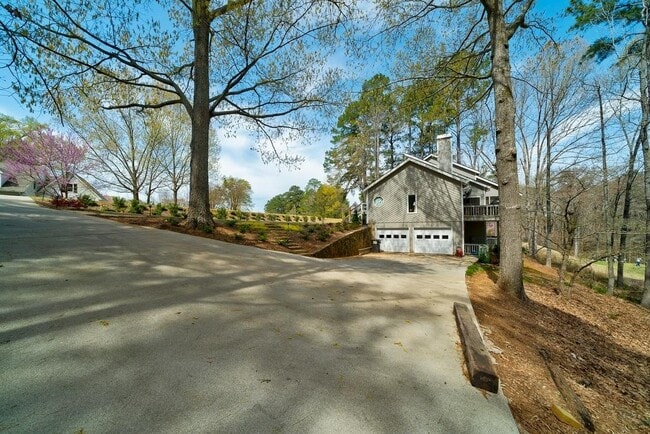 Building Photo - 1900 Snug Harbor Dr