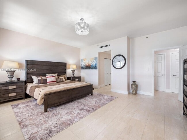 Building Photo - 2425 Fisher Island Dr