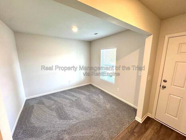 Building Photo - 4104 Devonwood Ct