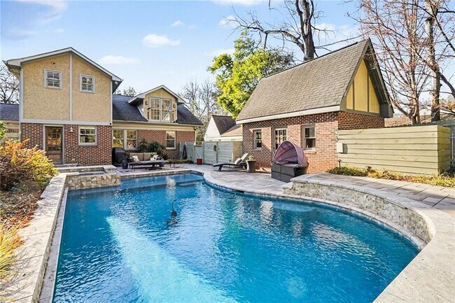 Building Photo - 39 Alden Ave NW