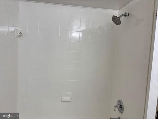 Building Photo - 6966 Hanover Pkwy