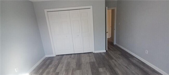 Building Photo - 4 bedroom 2.5 bath Home fo r rent Irwin, PA 15642