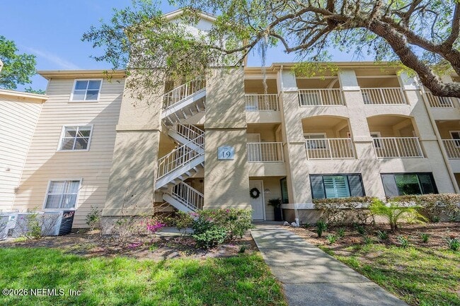 Building Photo - 19 Arbor Club Dr