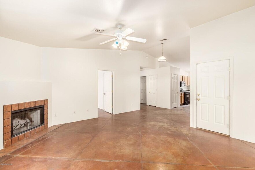 Building Photo - 405 E Geronimo Bluff Loop
