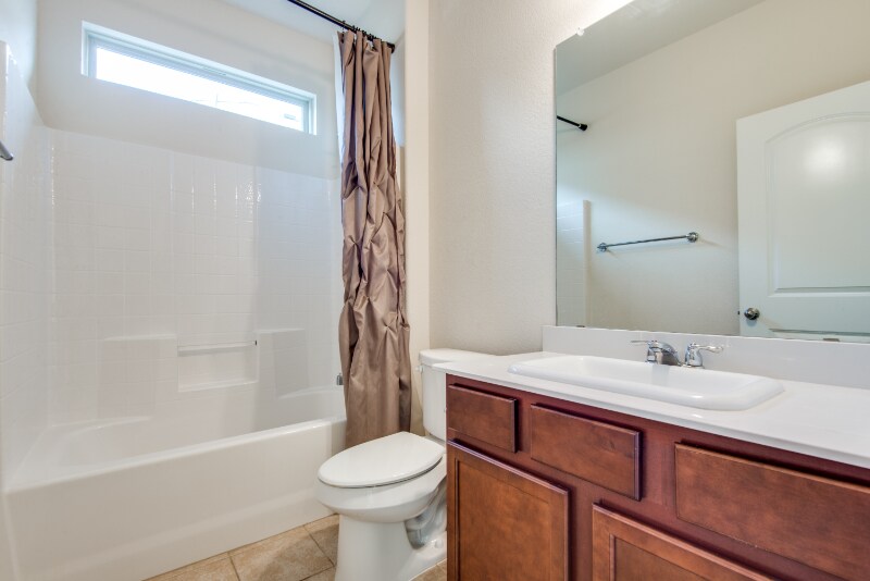 Building Photo - 2813 Castle Creek Dr