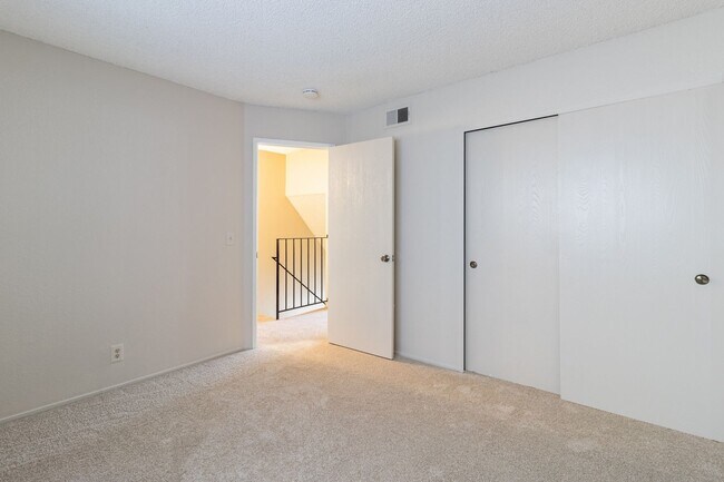 Building Photo - Live in the Heart of Midtown Sacramento!  ...