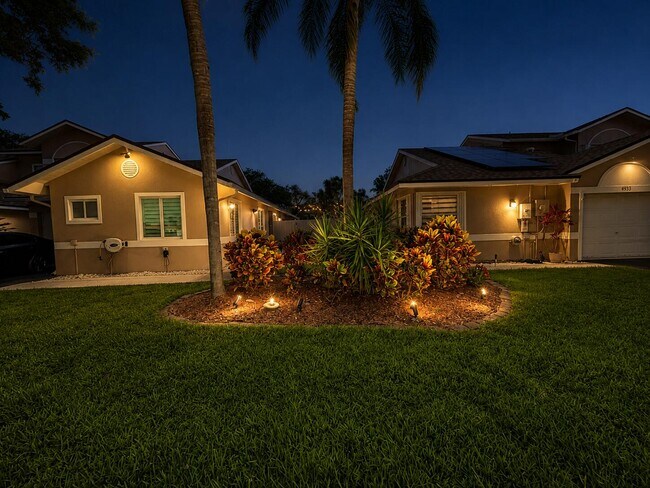 Building Photo - 4929 W Lakes Dr