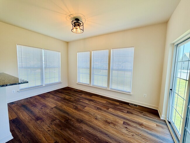 Building Photo - 43 Horse Trail Ln