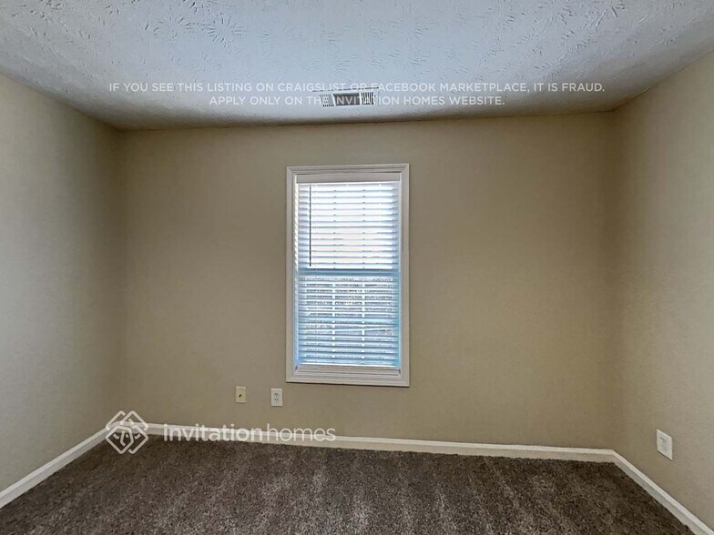 Building Photo - 70 Eastwood Forest