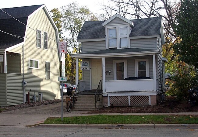 Primary Photo - 121 N Bedford St