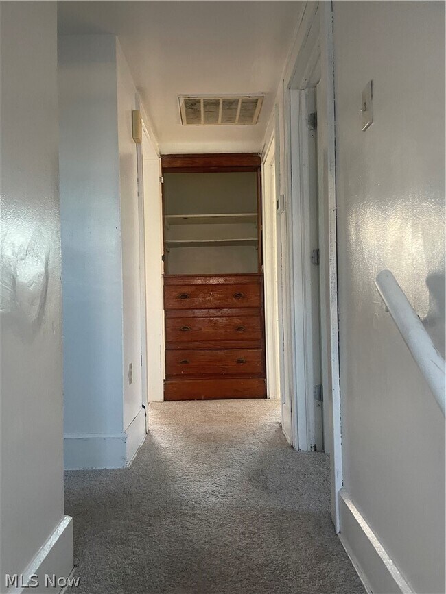 Building Photo - 958 E Wilbeth Rd