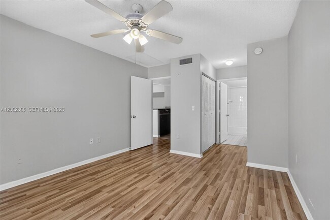Building Photo - 7808 Sonoma Springs Cir