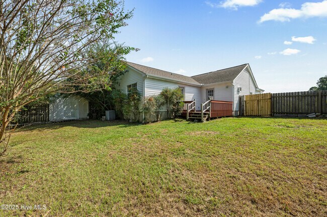 Building Photo - 314 Pebble Ln