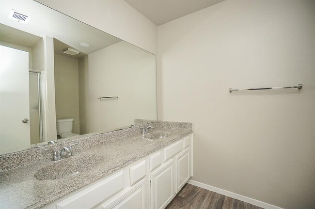 Building Photo - 15607 Cabot Creek Cir