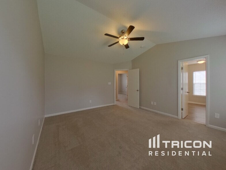 Building Photo - 10520 Katie Creek Ct