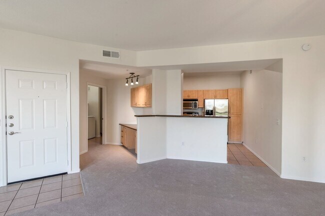 Building Photo - Luxury DC Ranch Condo - Walk to Market Street