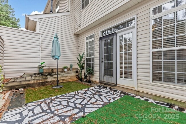 Building Photo - 3834 Thomas Ridge Dr