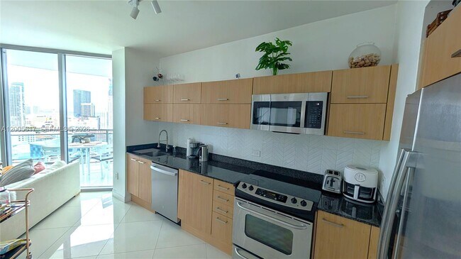 Building Photo - 350 S Miami Ave