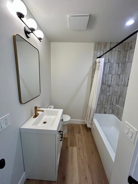 Building Photo - 1821 Sola Ct