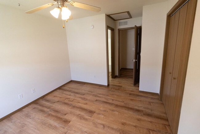 Building Photo - 5000 Derby Ridge Dr