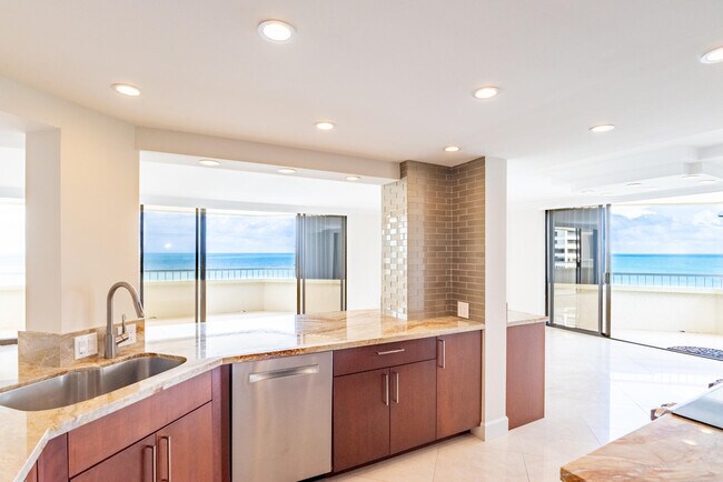 Building Photo - 5070 N Ocean Dr