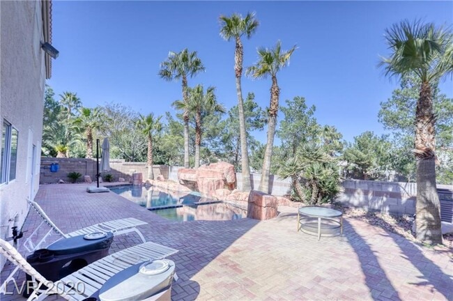 Building Photo - 2116 Rhonda Terrace