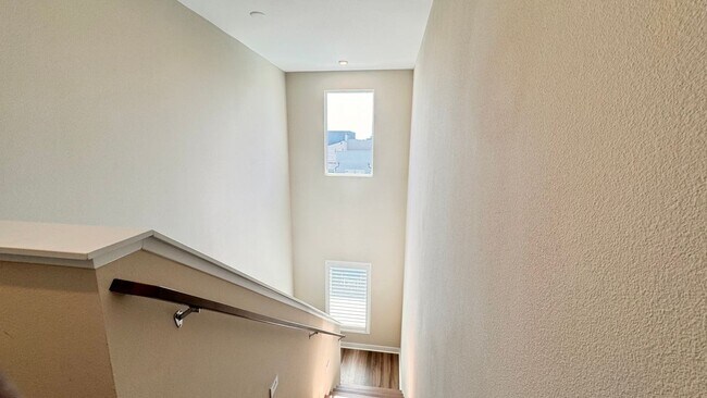 Building Photo - 1307 W Cara Dr