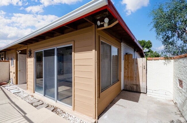 Building Photo - Available March 1, 2026. Updated 2 Bedroom 1.5 Bath Duplex with private dedicated pool.