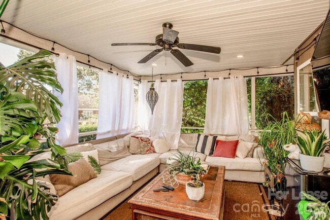 Building Photo - 111 River Birch Cir