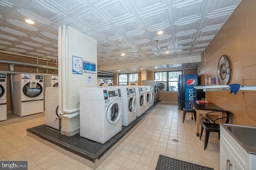 Building Photo - 1600 Hagys Ford Rd N