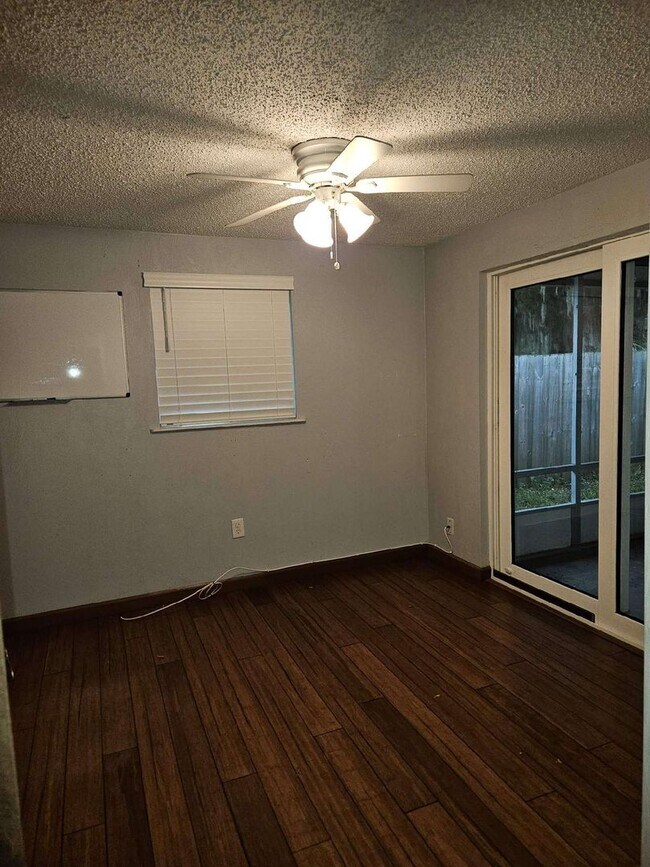 Building Photo - BEAUTIFUL 4 BEDROOM 2 BATH HOME IN THE BEAUTIFUL SOUTH DAYTONA