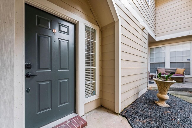 Building Photo - 7 S Avonlea Cir