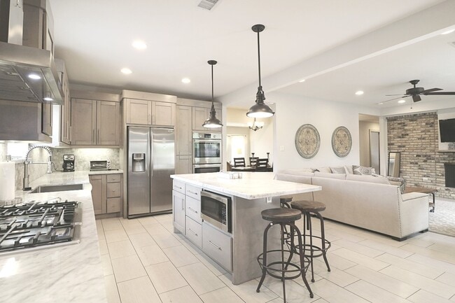 Primary Photo - 5251 Lymbar Dr