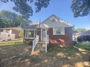 Building Photo - 3 Bedroom home on the NW side of Grand Rapids