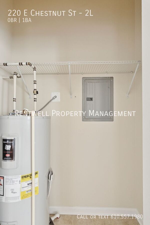 Building Photo - 220 E Chestnut St