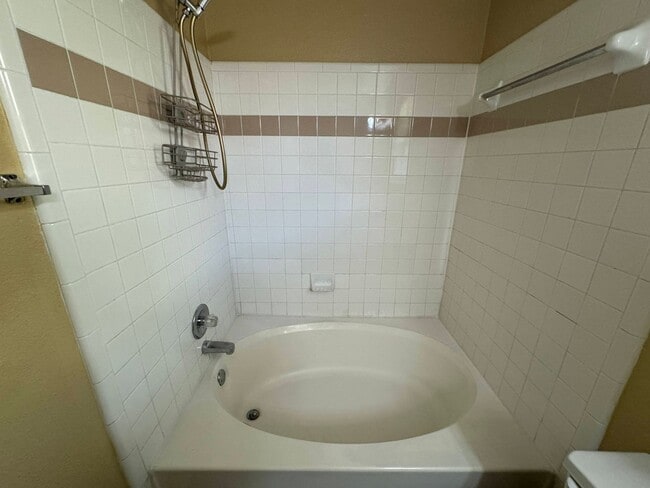 Building Photo - 3509 Christie Dr