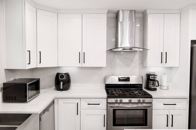 Building Photo - 1063-67 Gillespie Dr