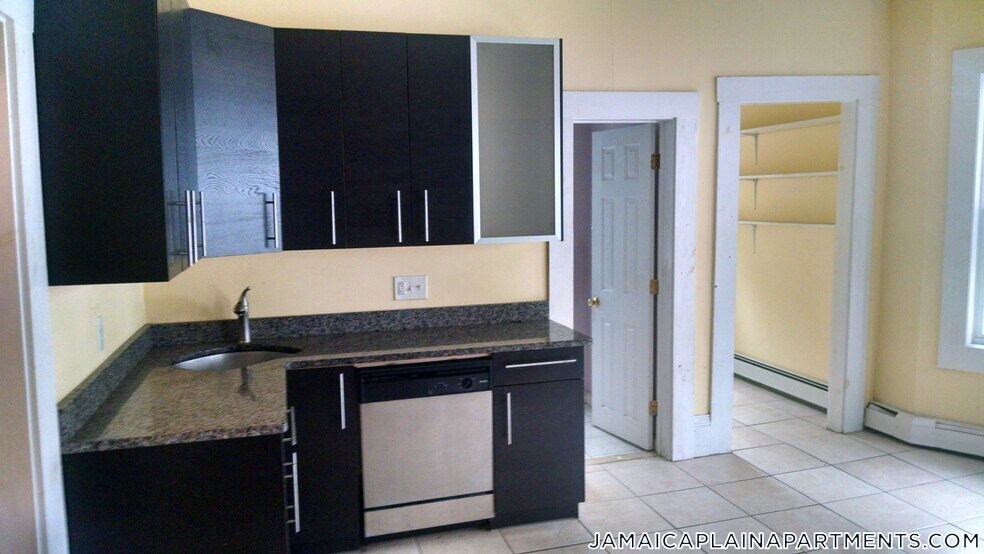 Building Photo - 3147-3149-3149 Washington St