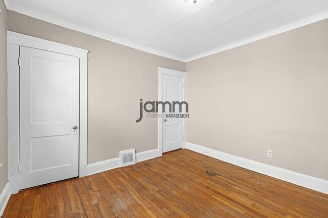 Building Photo - 1695 Glenmont Rd