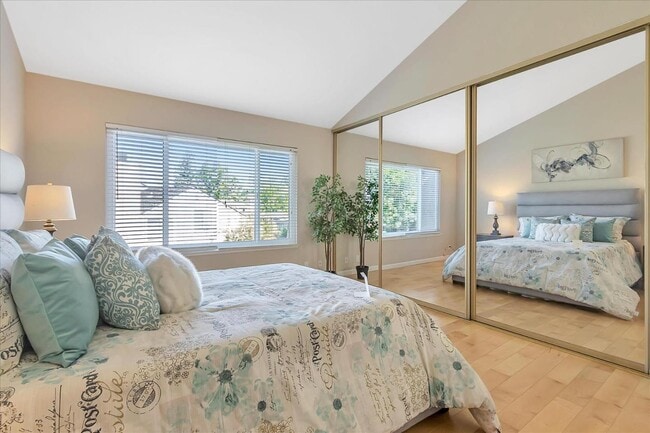 Building Photo - 6640 Bunker Hill Ct