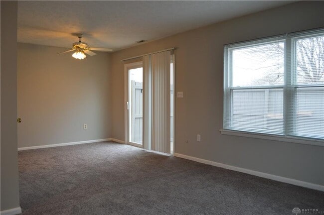 Building Photo - 1215 Robbins Run Ct