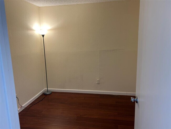 Building Photo - 12560 Newbrook Dr