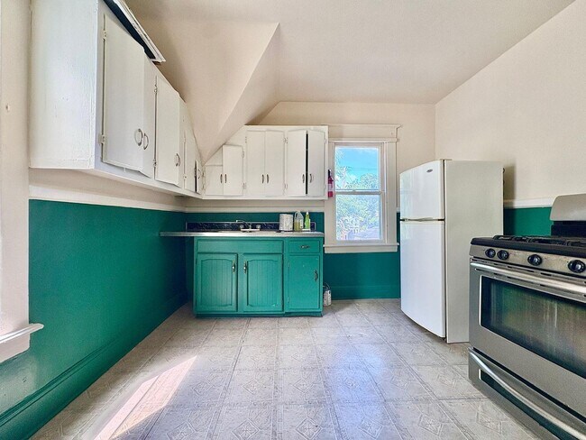 Building Photo - 1515 Miami St